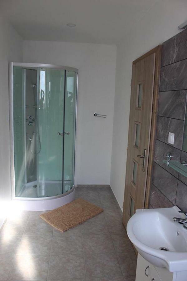Statek U Krizu Apartment Stare Sedliste Ngoại thất bức ảnh